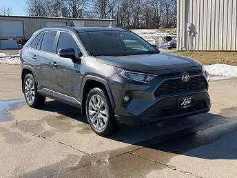 2019 Toyota RAV4 XLE 
