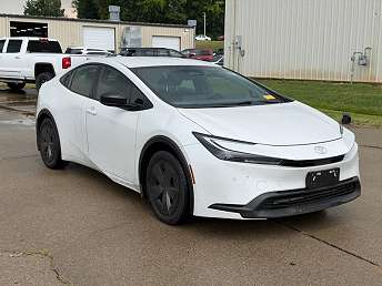 2025 Toyota Prius LE 