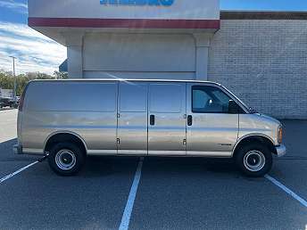 Chevrolet van 2002 online