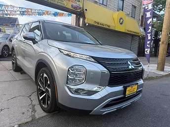 Used 2022 Mitsubishi Outlander SE for Sale Near Me - CARFAX