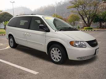 2003 town and country shops van