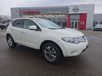 White 2010 Nissan Murano SUV