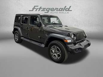Gray Jeep Wrangler SUV 2022