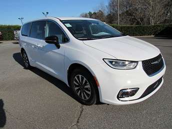New Minivans for Sale Near Me (with Photos)