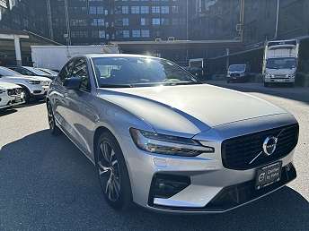 Silver Volvo S60 B5 R-Design 2022