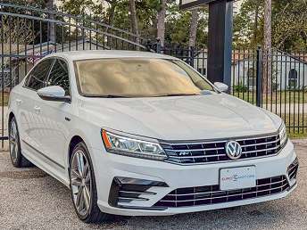 2017 Volkswagen Passat R-Line 