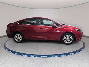 Red Chevrolet Cruze Sedan 2018