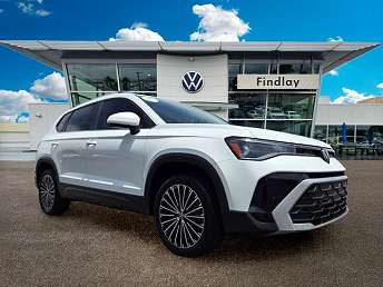 2025 Volkswagen Taos SE 