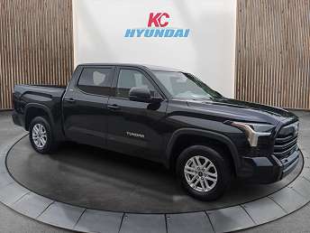 Black Toyota Tundra Pickup 2024