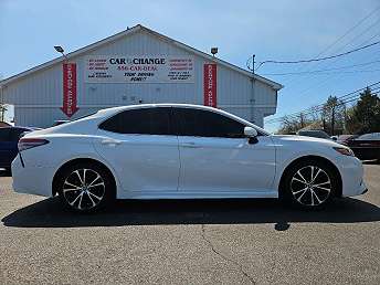 2019 Toyota Camry SE 