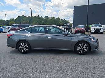 2022 Nissan Altima SL 