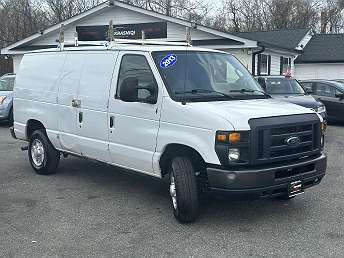 White Ford Econoline Van 2013