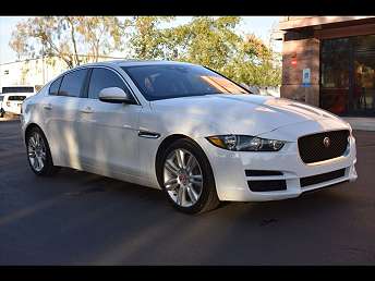 White Jaguar XE Premium 2019