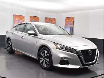 2022 Nissan Altima SV 