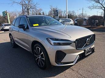 2023 Volvo XC60 B5 Plus 