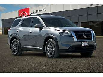 2022 Nissan Pathfinder SV 