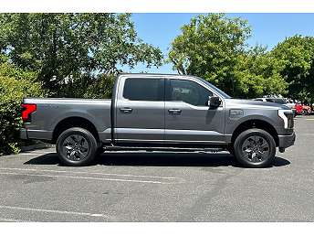 2022 Ford F-150 Lightning Lariat 