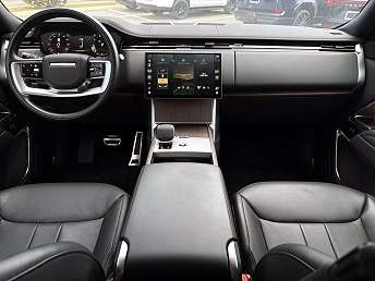 2025 Land Rover Range Rover SE 