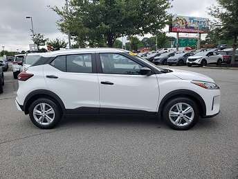 2025 Nissan Kicks S 
