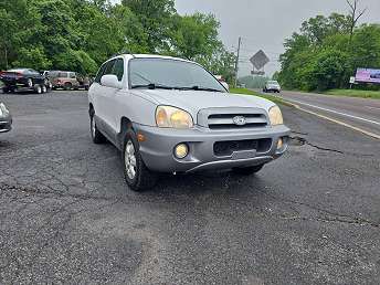 White Santa Fe SUV 2006