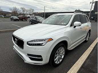 2016 Volvo XC90 T6 Momentum 