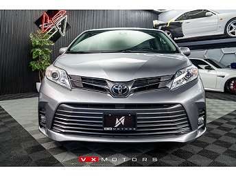 2018 Toyota Sienna XLE 