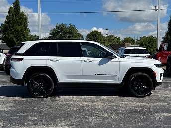 2023 Jeep Grand Cherokee Altitude 
