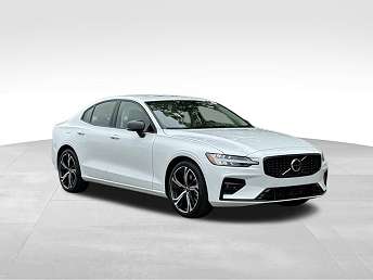 2024 Volvo S60 B5 Plus 