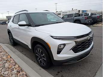 White Chevrolet TrailBlazer SUV 2025