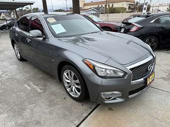 2017 Infiniti Q70  