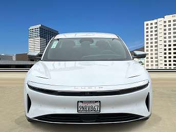 White Lucid Air Grand Touring 2024