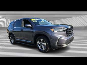 Gray Honda Pilot SUV 2024