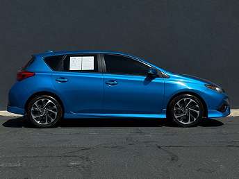 Blue Toyota Corolla iM Hatchback 2018