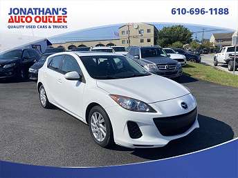 White Mazda Mazda3 i Grand Touring 2013