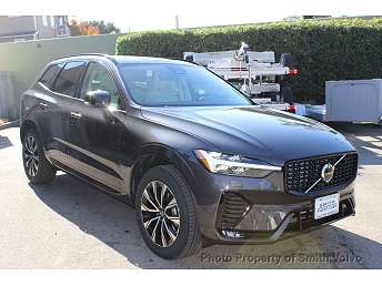 2025 Volvo XC60 B5 Core 