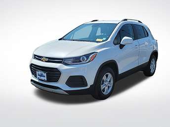 White Chevrolet Trax SUV 2022