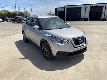 Silver Nissan Kicks SUV 2019