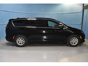 2025 Chrysler Voyager LX 
