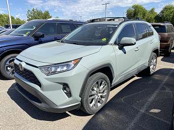 2021 Toyota RAV4 XLE 