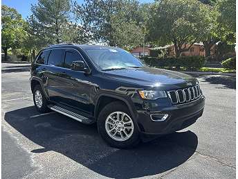 Black Jeep Grand Cherokee SUV 2018