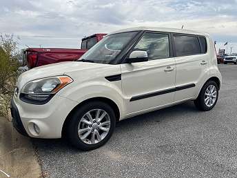 2013 Beige Kia Soul Wagon