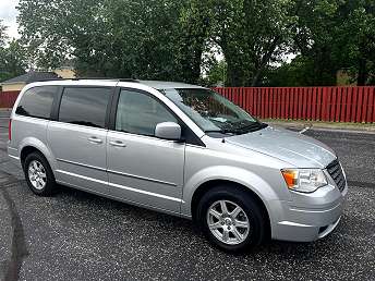 2010 Chrysler Town & Country Touring 