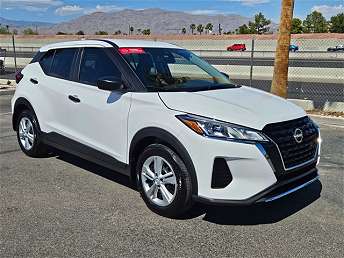 2025 Nissan Kicks S 