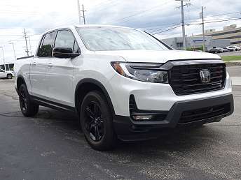 White Honda Ridgeline Pickup 2021