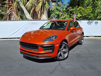 2022 Porsche Macan  