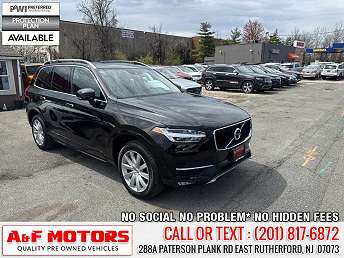 2017 Volvo XC90 T6 Momentum 