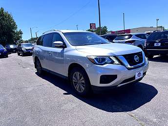 2017 Nissan Pathfinder S 