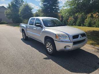 2008 Mitsubishi Raider LS 