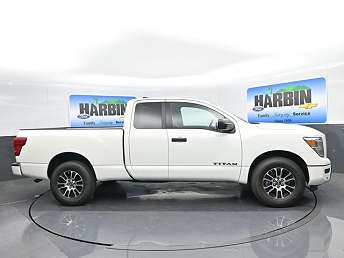 2024 Nissan Titan SV 