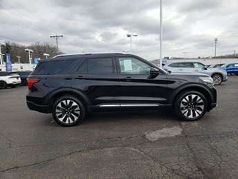 2025 Ford Explorer Platinum 